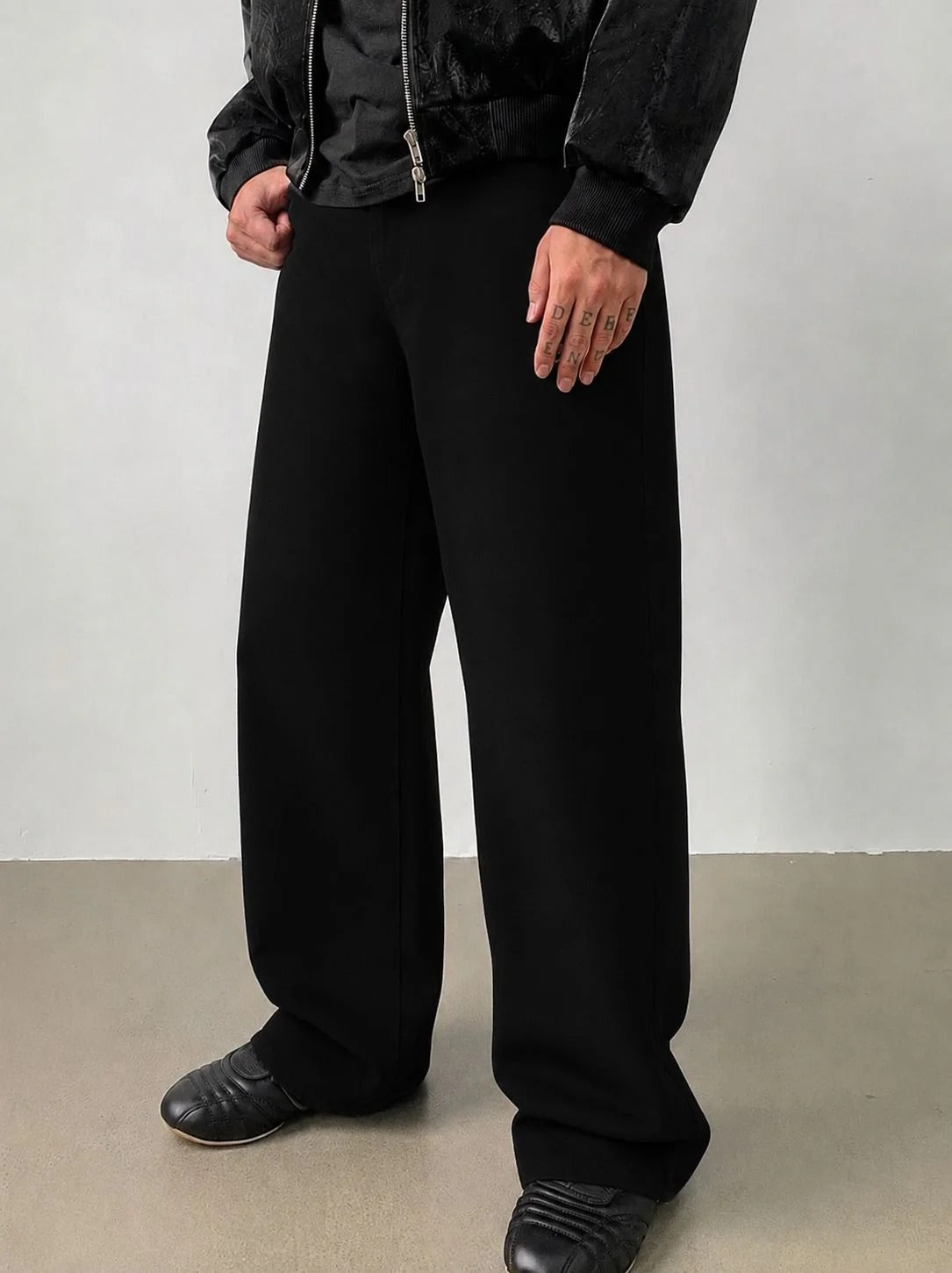 Fabulys™ Men's Solid Black Wide Leg Jeans