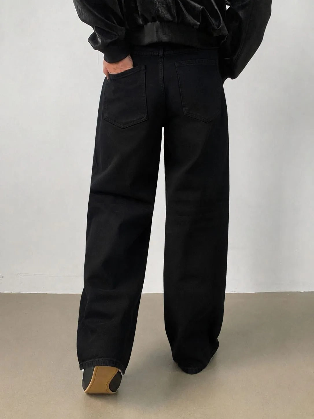 Fabulys™ Men's Solid Black Wide Leg Jeans